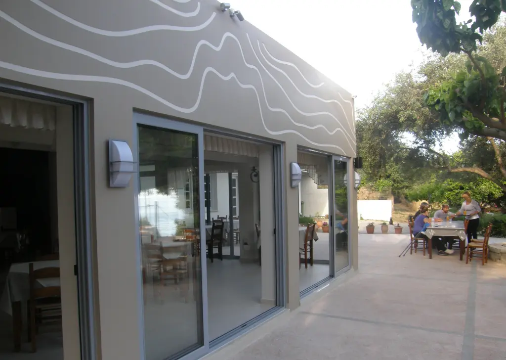 renovation of restaurant Crete